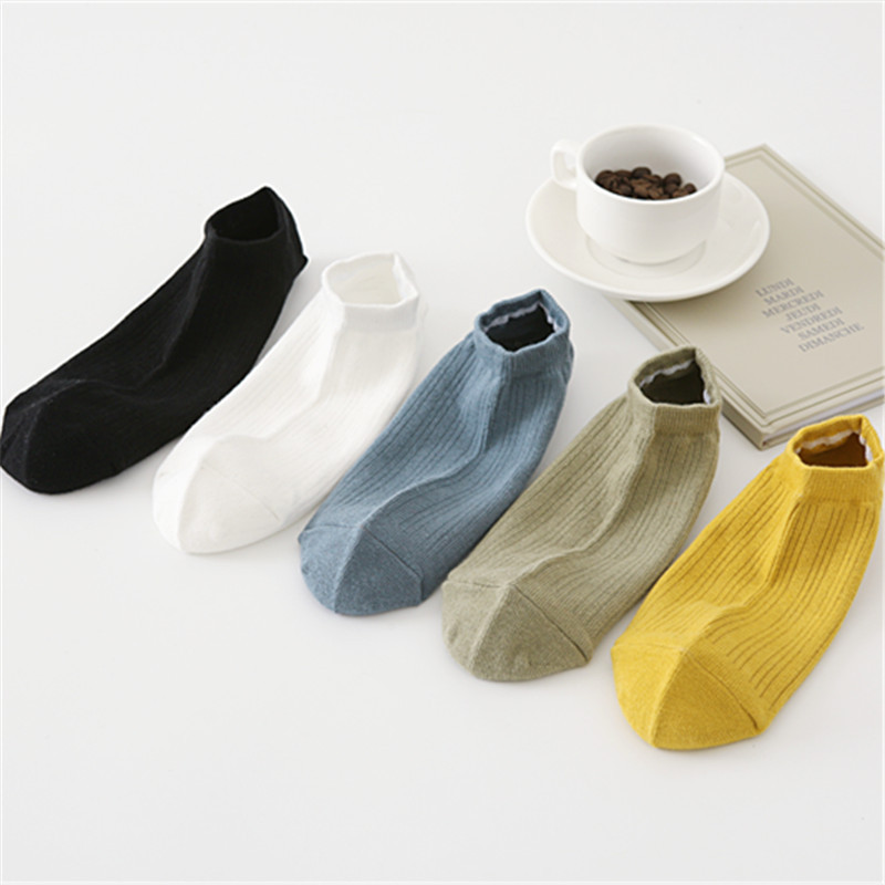 Washing methods for socks of different fabrics
