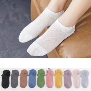Trending in 2022 Women Performance Grips Anti-slip Different Color Low Cut Athletic Ankle Socks With Tab Heel Socks