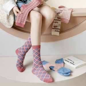 Wholesale Colorful Cotton Fashion Slouch Socks Printed Pattern Cute Fancy Mid Tube Socks For Women