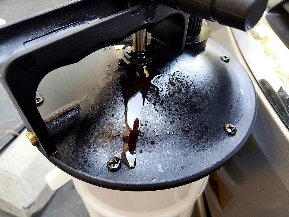 How to Clean an Oil Extractor, Oil Extractor Maintenance Tips