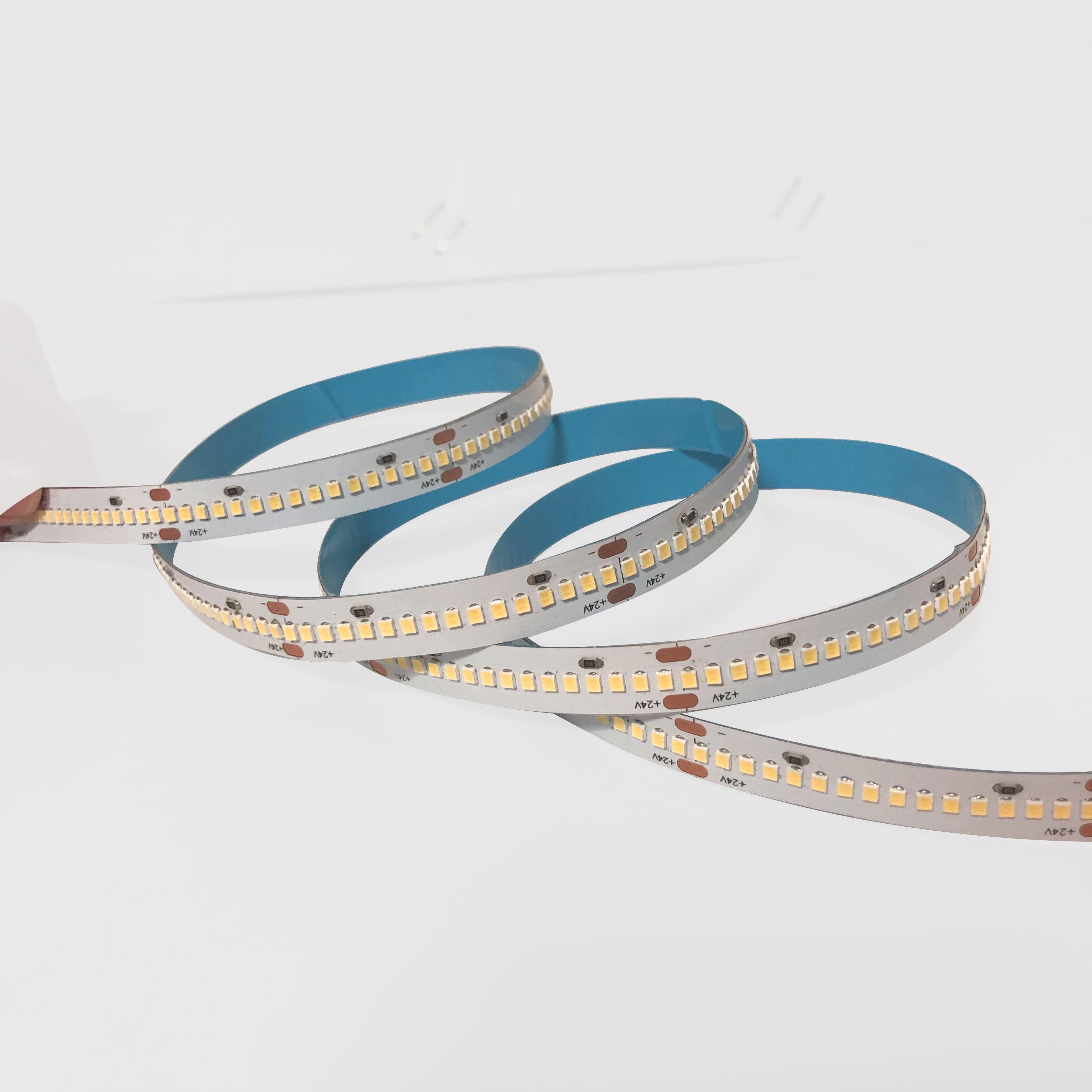 China OEM Multicolor Rope Lights - 2025 LOW VOLTAGE STRIP LIGHT – Joineonlux