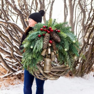 Christmas pine cone bells wicker door hanging rustic wreath Christmas Day decorations