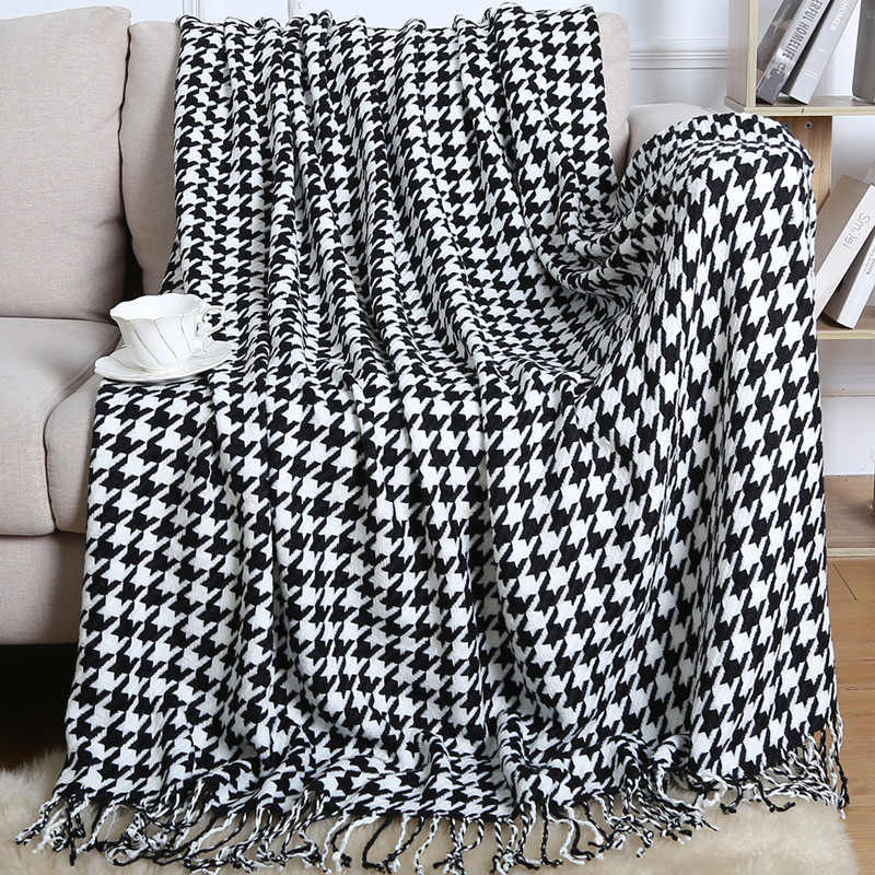 Black White Striped Flannel Blankets for Sofa Bed - China Fleece