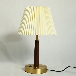Ins style pleated American vintage light luxury bedroom study vertical floor lamp
