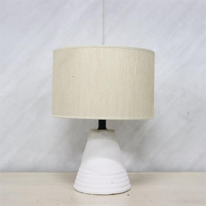 Ceramic table lamp with linen shade