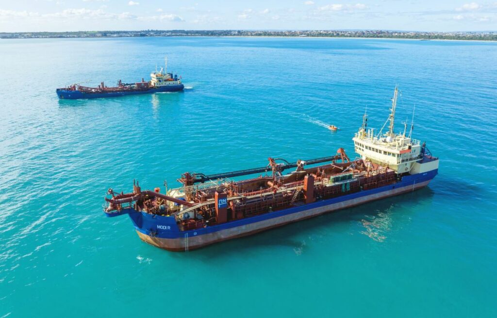 TSHDs Modi R and Viking R busy in Western Australia dredging