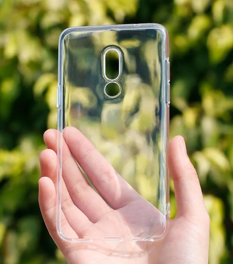 How to clean a clear phone case and get it looking like new