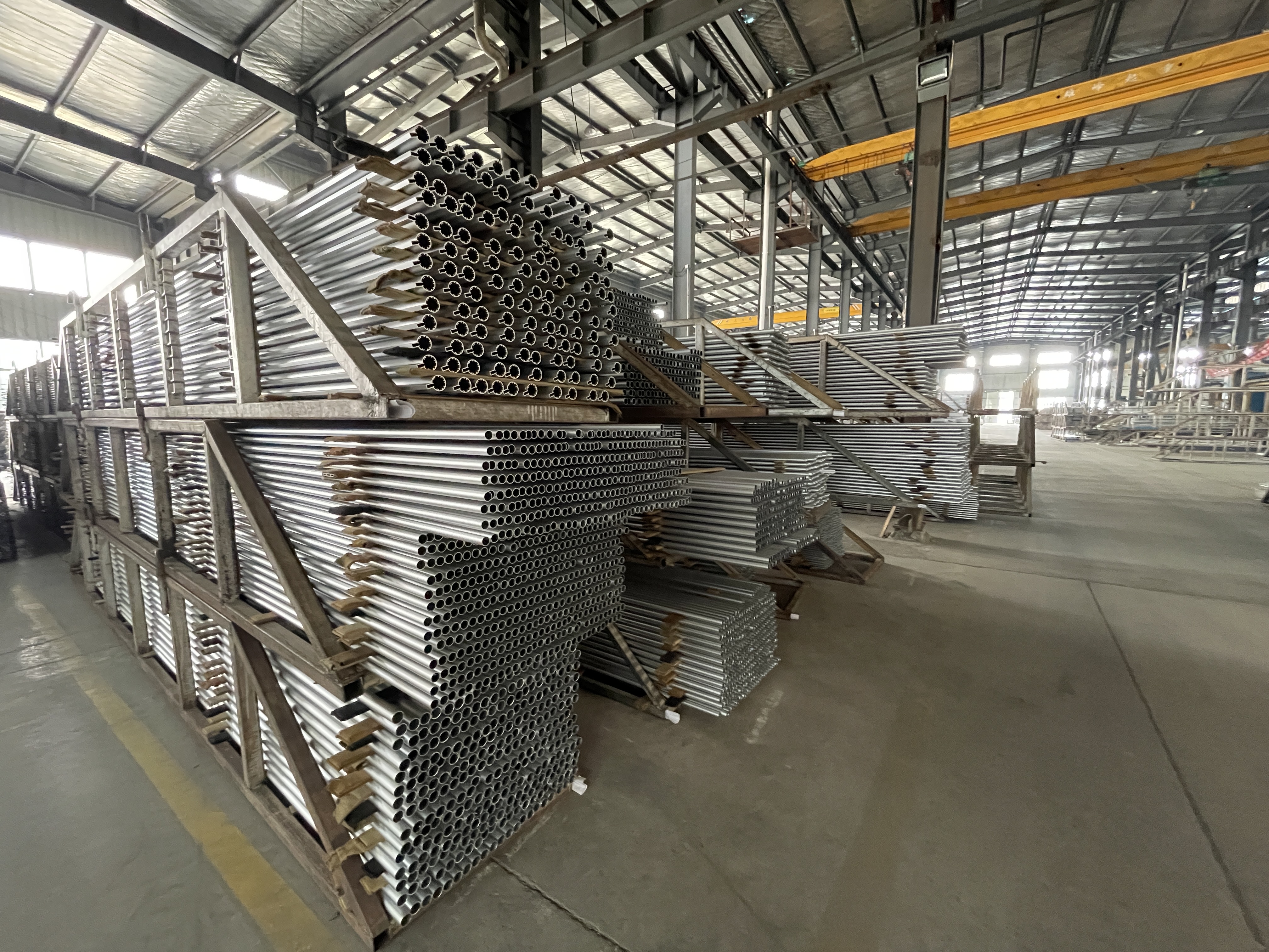 Alcoa falls as falling aluminium shipments indicate weaker demand