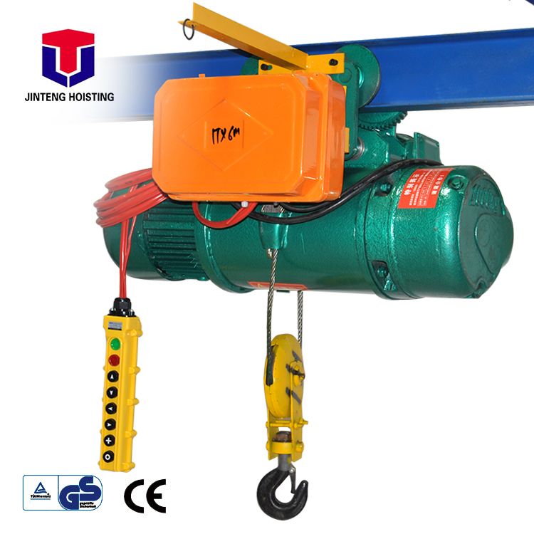 What are the key points in the use of hoists?