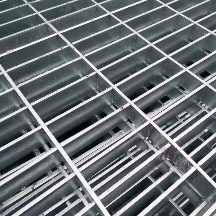 11-P-4 Pressure-Locked Stainless Steel Grating 1-1/4” Bearing Bars