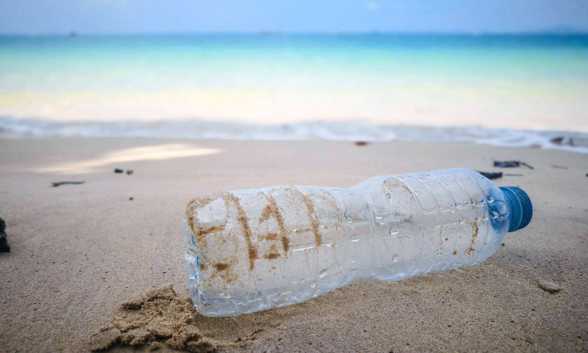 Kaip plastikinės pakuotės veikia aplinką?