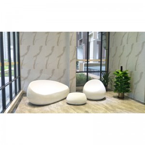 Design minimalist and stylish garden furniture set
