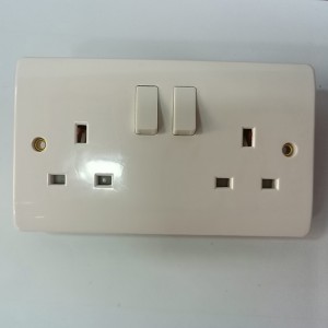 ODM Usb Wall Outlet With Light Switch Supplier –  British Wall Switch Socket T Series – Juke
