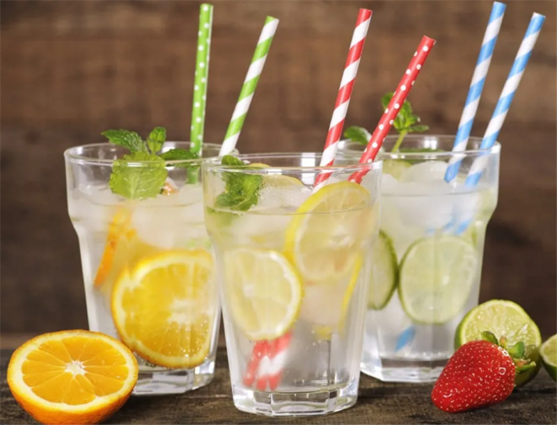 Under the implementation of the plastic restriction order, paper straws will replace some plastic straws