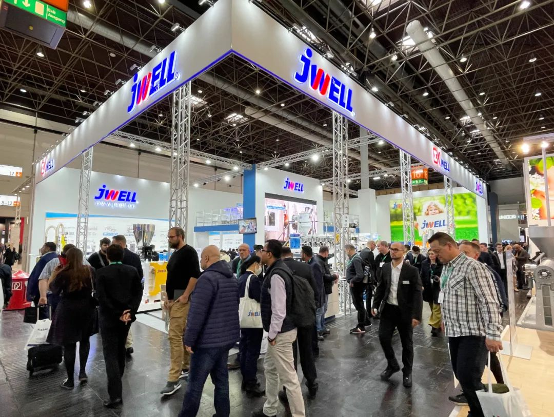 JWELL Machinery in Germany K2022 on the first day of the order to welcome a successful start