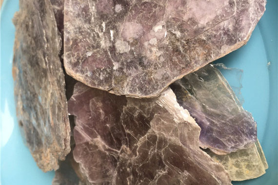The strategic position of lepidolite for lithium extraction has been improved