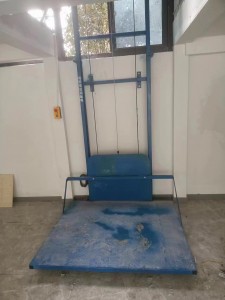 Freight elevator cargo lift price, wall mounted warehouse used cargo lift platform for construction