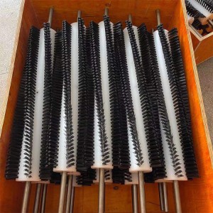 Conveyor belt cleaning brush Nylon Rotating Roller Cleaning Brush China