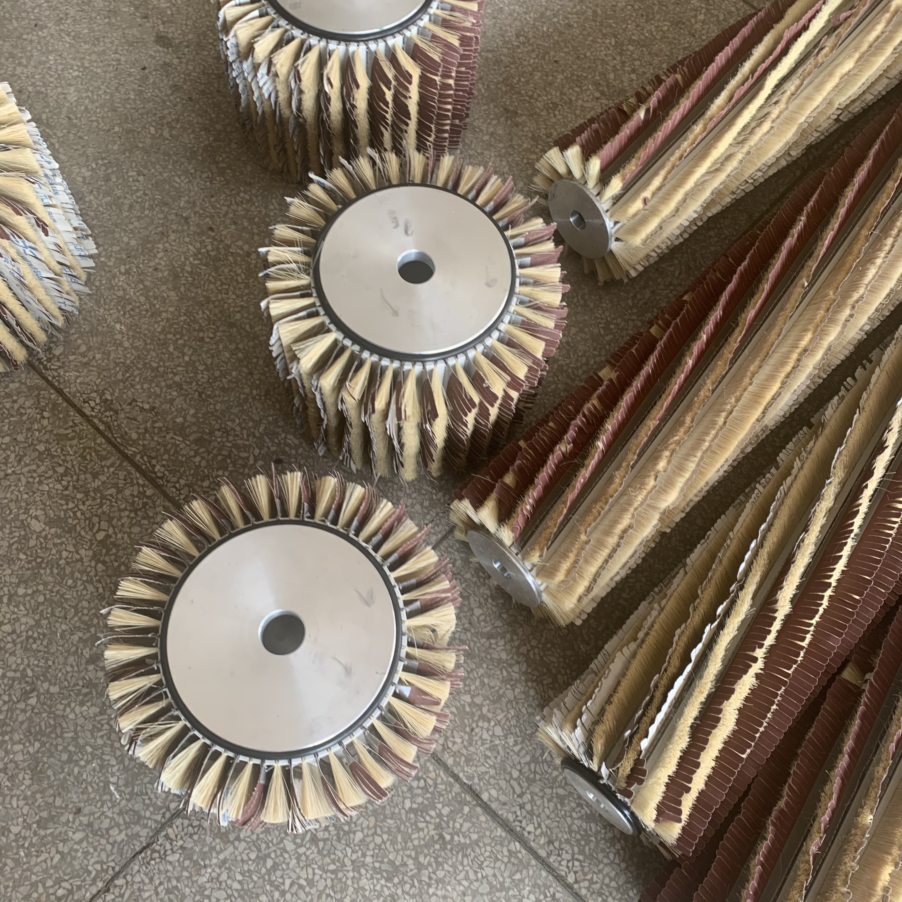 Newly Arrival Foam Brush Roller - 300mm diameter Sisal sander paper brush with shaft for wood polishing machine china – Jiazhi