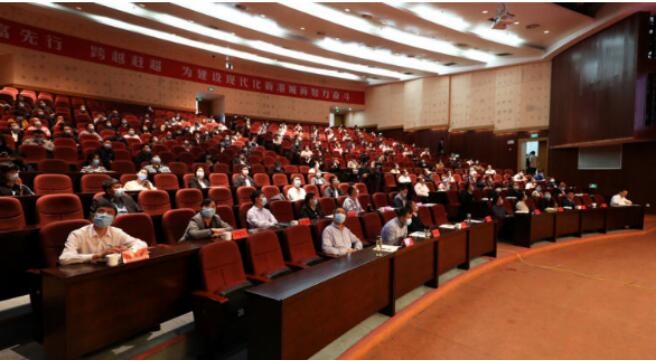 Styreleder i Zhejiang Kaihua Molds Co.,Ltd.holdt foredrag for ledende kadrer og fremragende gründere i Sanmen fylke