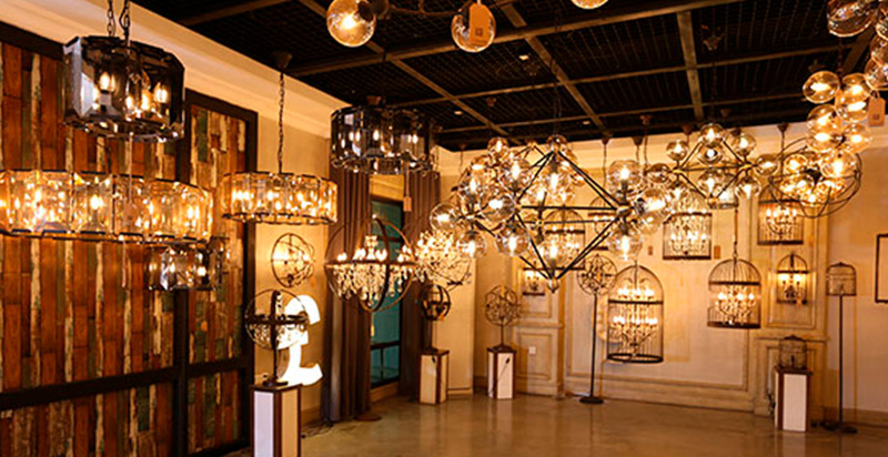 Sala de exposición de luces de vidrio artístico
