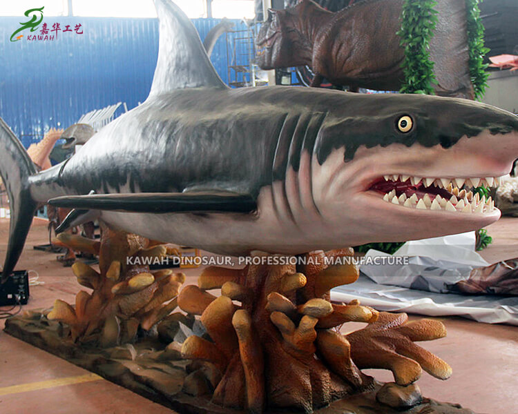 Realistic Shark Model Animatronic White Shark with Movements and Sounds Factory Customized AM-1654