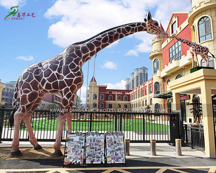 Top Quality School Gate Decoration Life Size Fiberglass Giraffe Statue FP-2432