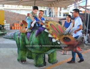 Realistic Dinosaur Machines Triceratops Theme Park Walking Dinosaur Ride Amusement Rides for Sale