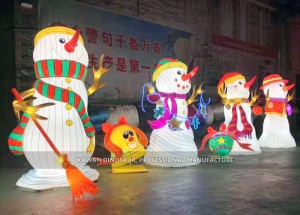 Christmas Lanterns Decorations Cute Snowman Lanterns All Postures Customized CL-2615