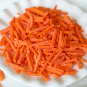 Egészséges táplálkozás IQF fagyasztott sárgarépa csíkok