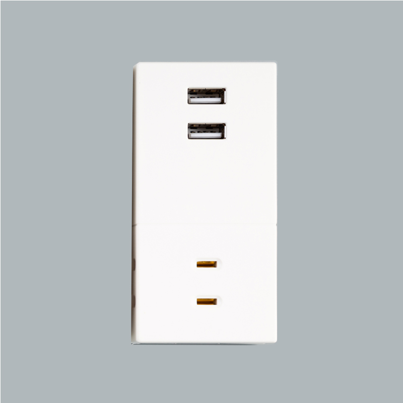 Överspänningsskydd för elektriskt uttag med 3 AC-uttag och 2 USB-A