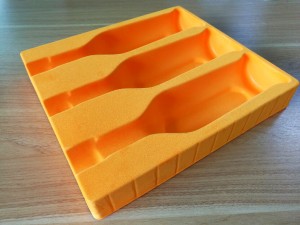 Vacuum forming blister plastic tray package