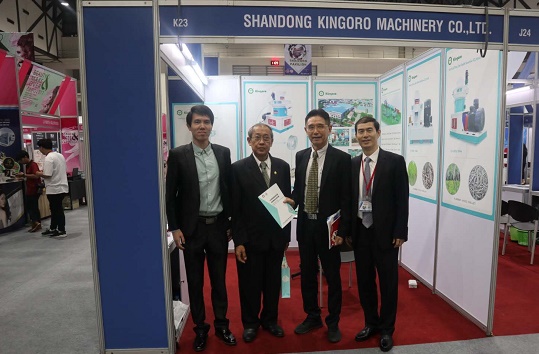 Kingoro attended the exhibition in Thailand