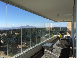 Balkonų stiklinimo sistema Kinzon09