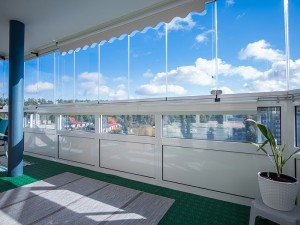 luxury frameless sliding folding balcony glazing-Kinzon09