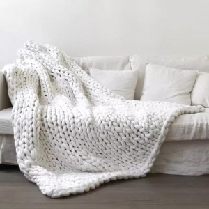 තොග සම්මත අතින් සාදන ලද Chenille Chunky Knit Blanket