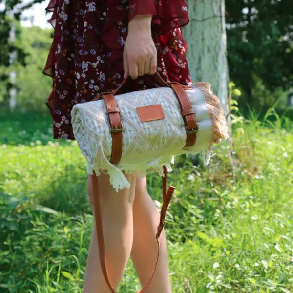 The Perfect Picnic Blanket: Add Comfort and Style to Your Outdoor Experience!
