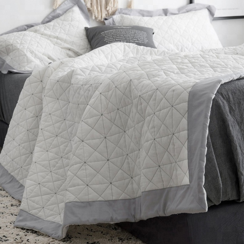 Weighted Blanket vs Comforter: Wat is it ferskil?