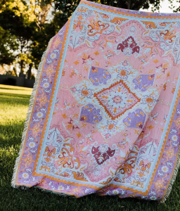 Manta de picnic tejida estilo bohemio al aire libre con borlas