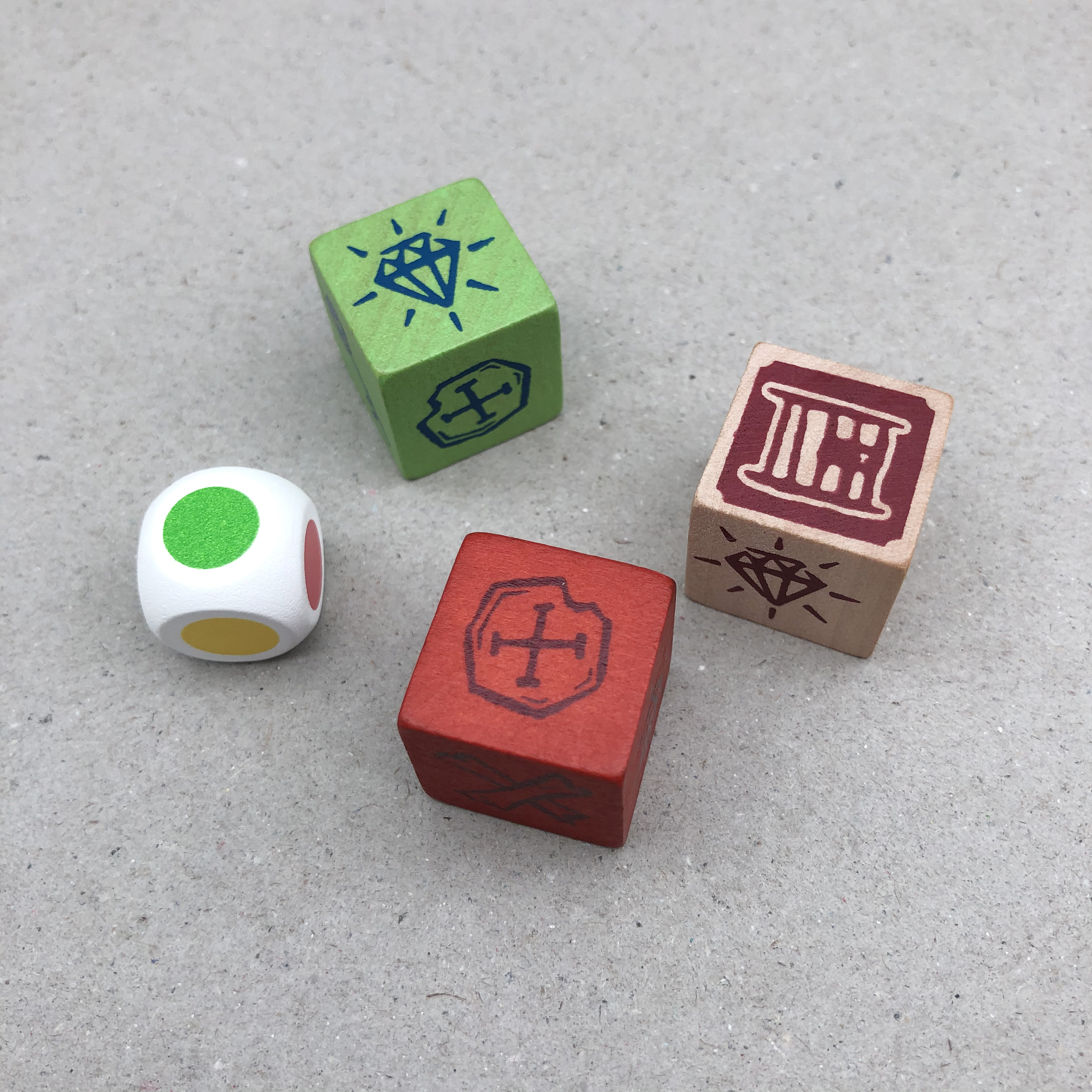 Round or square dice custom game dice wooden dice wholesale