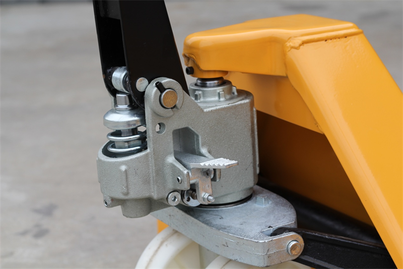 What is the reason why Hand hydraulic pallet truck can not rise?