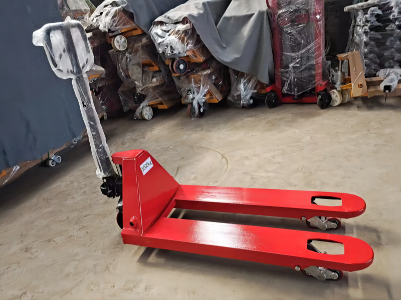 What shoud we pay attention to when using hand pallet truck?
