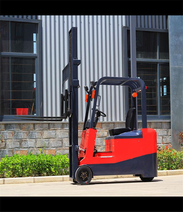 What are the main forklift parameters?