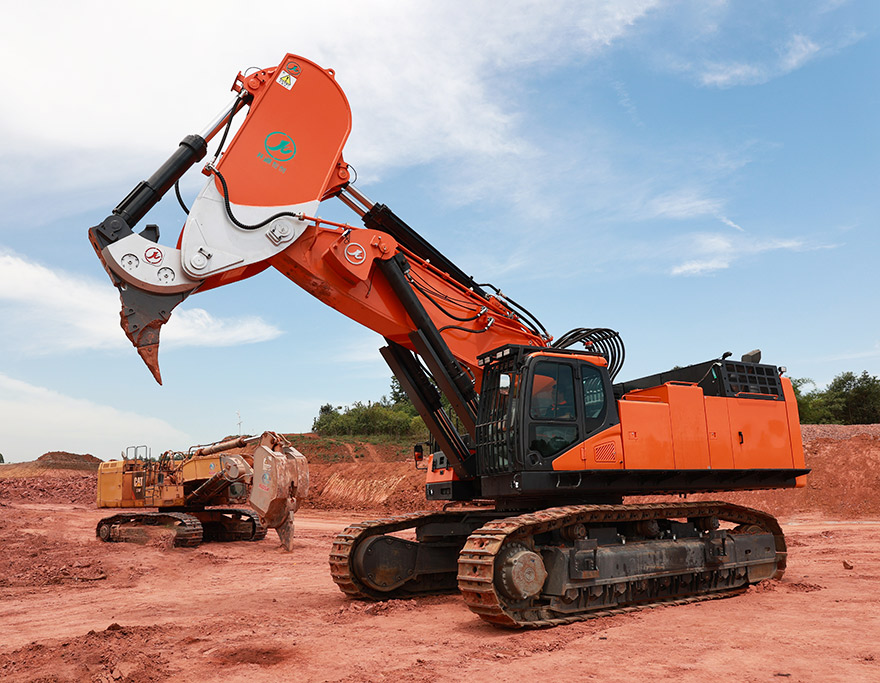 Doosan-1000-excavator-equipped-with-kaiyuanzhichuang-diamond-arm-1