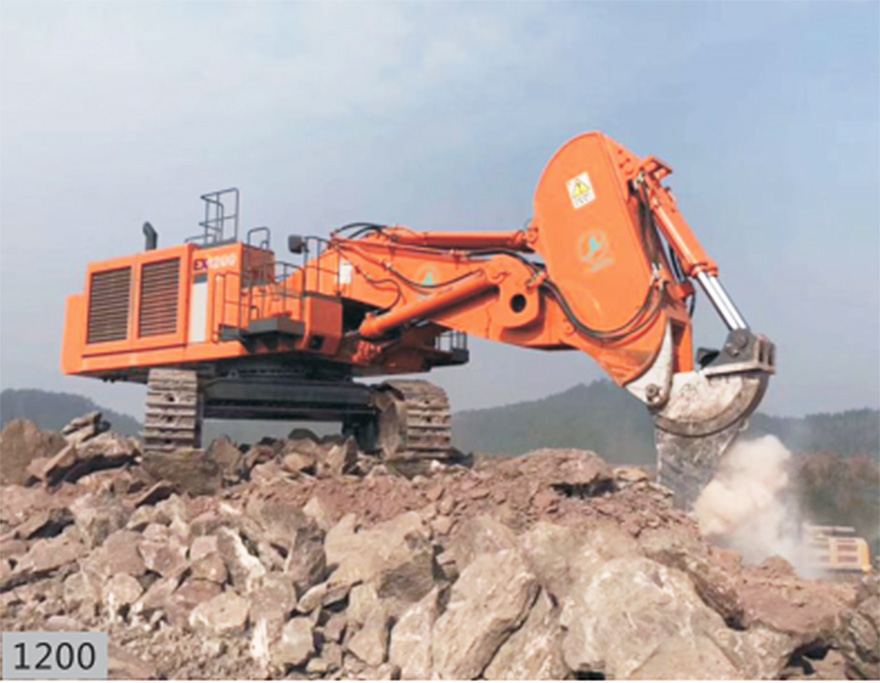 Hitachi-1200-excavator-equipped-with-kaiyuanzhichuang-diamond-arm-4