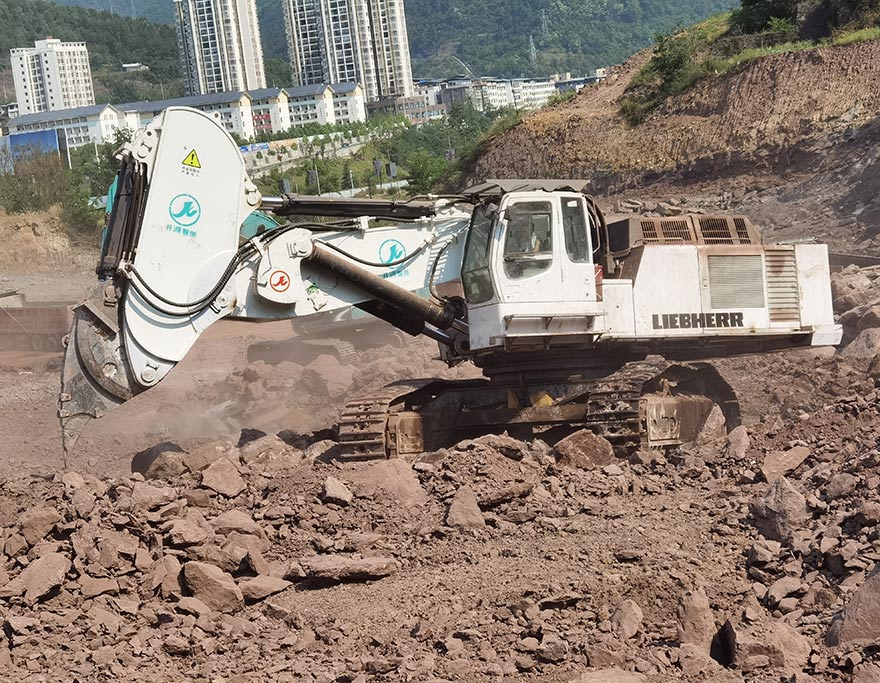 Liebherr 984 excavator equipped with kaiyuanzhichuang diamond arm