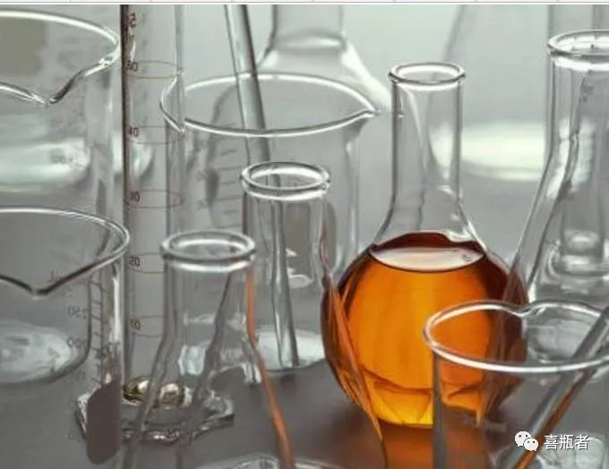 How to clean laboratory glassware quickly and easily?