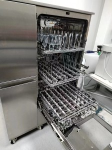 Self-Contained Fully Automatic Laboratory Glassware Washing Machine Capable of Washing 126 100ml Volumetric Flasks