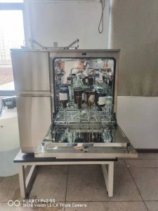 Self-contained variable frequency adjustable automatic glassware washing machine with hot air drying