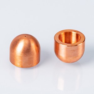 Mecanizado CNC en piezas de cobre para uso médico.
